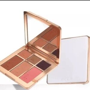 EVER BEAUTY Out the Door Cheek & Eye Palette